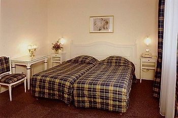 Hotel Berlioz Euroairport Basel - Mulhouse - Freiburg Saint-Louis  Bagian luar foto