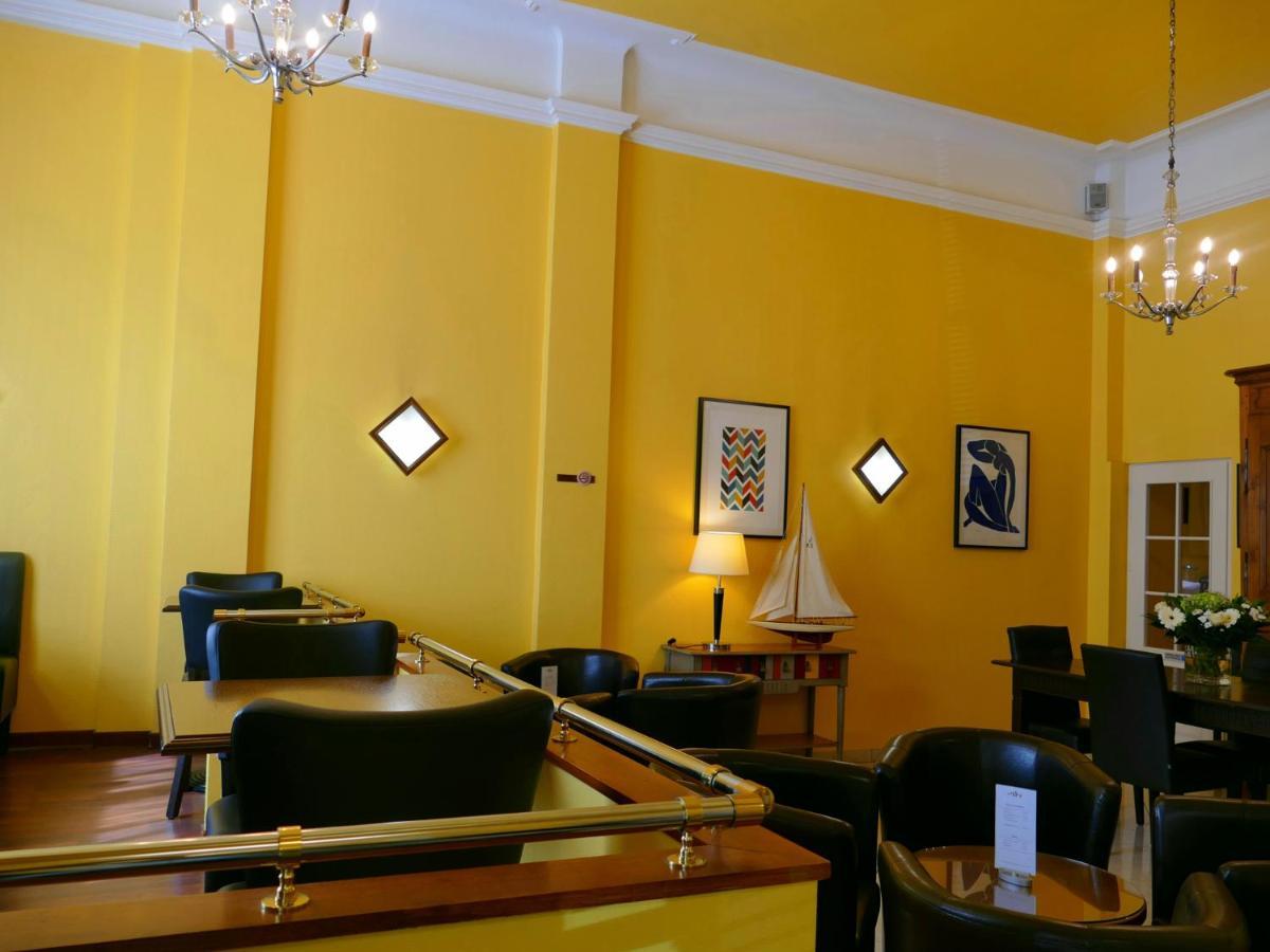 Hotel Berlioz Euroairport Basel - Mulhouse - Freiburg Saint-Louis  Bagian luar foto