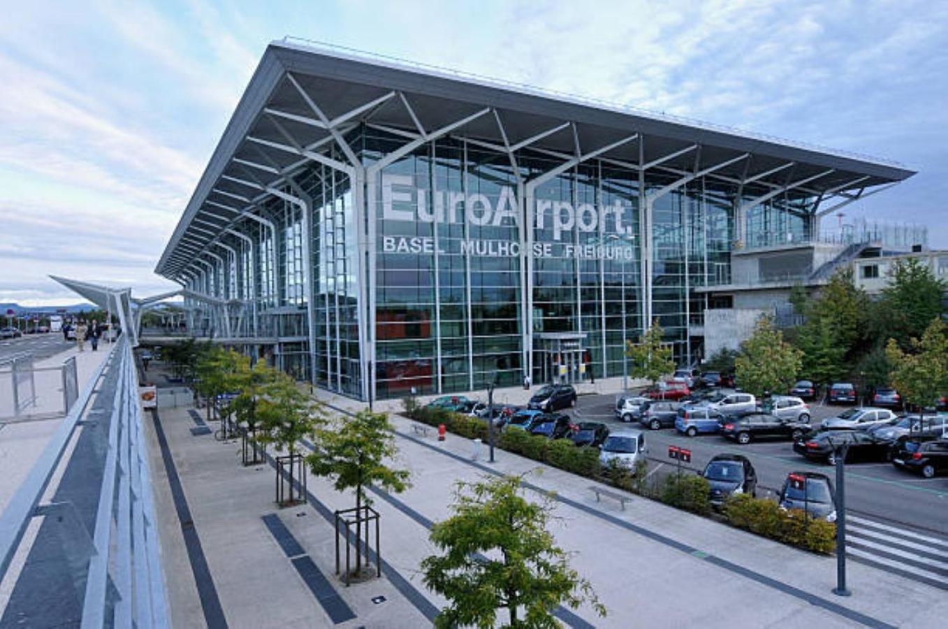 Hotel Berlioz Euroairport Basel - Mulhouse - Freiburg Saint-Louis  Bagian luar foto