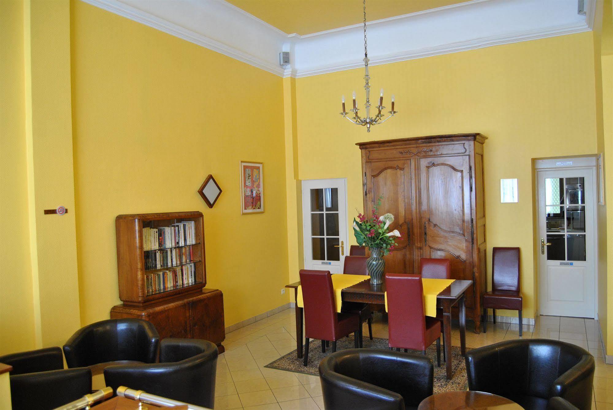 Hotel Berlioz Euroairport Basel - Mulhouse - Freiburg Saint-Louis  Bagian luar foto